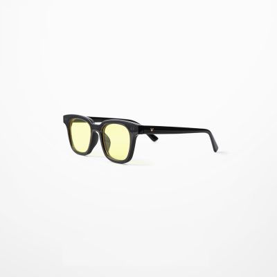 Sunglasses with thick black-rimmed frame and gray or yellow lenses for men or women