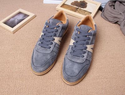 Retro Low Top Sneakers for Men with old School Side Stripe