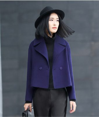 Short sleeve women's jacket with vintage cut