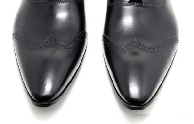 Business Shoes for Men with Bostonian Perforation Design - Black