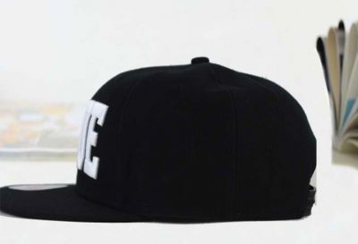 Vogue Snapback Baseball Cap with Embroidery Front for Men or Women