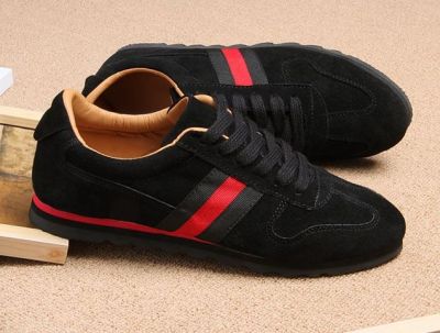 Vintage sports Sneakers for Men Low Top with Color Stripe