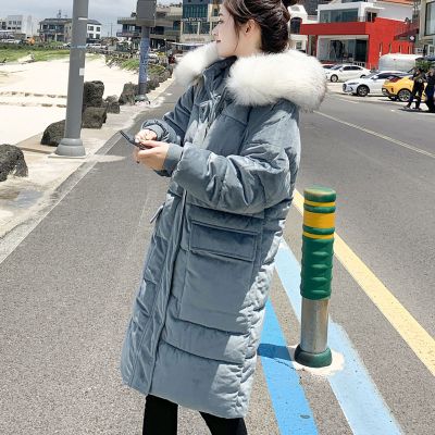 Long shiny jacket for women with thick fur collar
