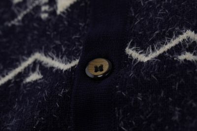 Retro Winter Fashion Cardigan for Men with Snowflake Woven Print