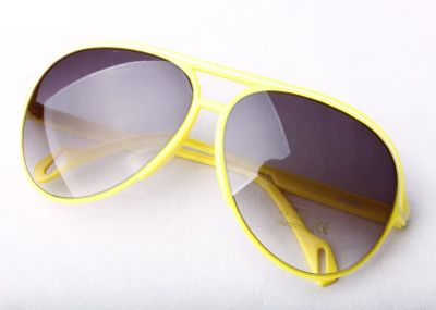 Retro Aviator style sunglasses for Men Women with Thin White Stripe