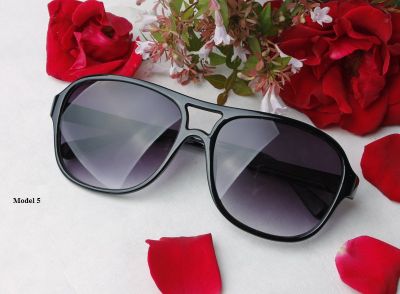Retro Fashion Sunglasses with Thin Plastic Colorful Frame