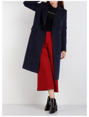 Long wool coat for women with single button closure