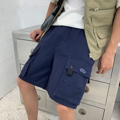 Men's loose fit cargo shorts with elastic waist