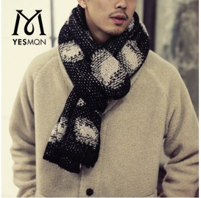 Scarf for man with big circle knitted
