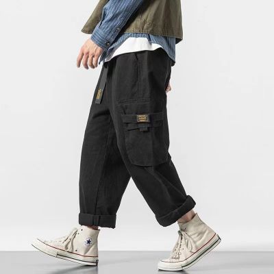 Relaxed wide leg cargo pants for men with elasticated waist