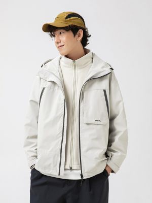Removable outer jacket with fleece lining for year-round comfort