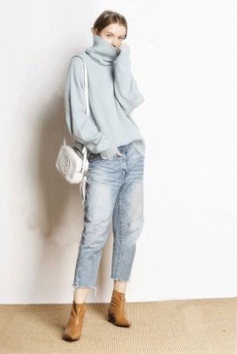 Solid color loose turtleneck wool sweater for women