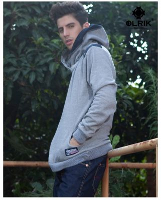 Hoodie Jumper for men with Sport style Badge embroidery and shoulder stripe