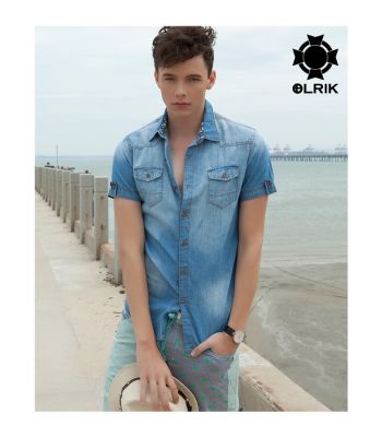 Short sleeved denim shirt for men with classic chest pockets