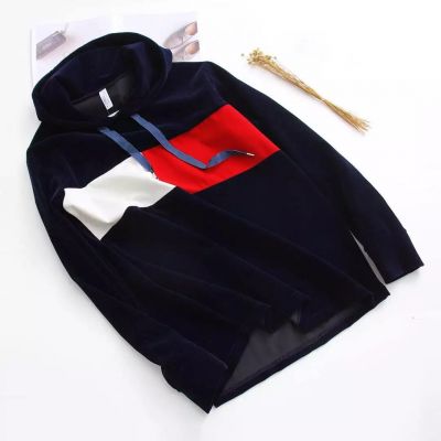 Retro hooded sweatshirt with solid red and white block