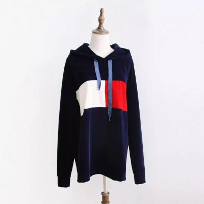 Retro hooded sweatshirt with solid red and white block