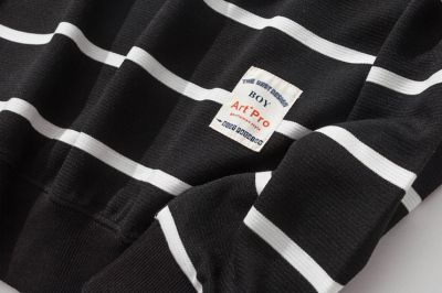 Crewneck sweatshirt for men with black and white horizontal stripes