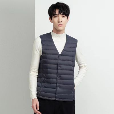 Variable V-neck lightweight sleeveless down jacket for men