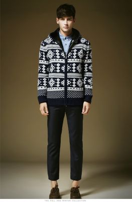 Retro Winter Wool Zip up Jumper for Men with Inside Fur Snowflakes Print