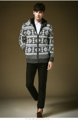 Retro Winter Wool Zip up Jumper for Men with Inside Fur Snowflakes Print