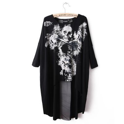 Loose T shirt for women with Short Front Long Back Skull Print