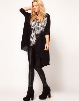 Loose T shirt for women with Short Front Long Back Skull Print