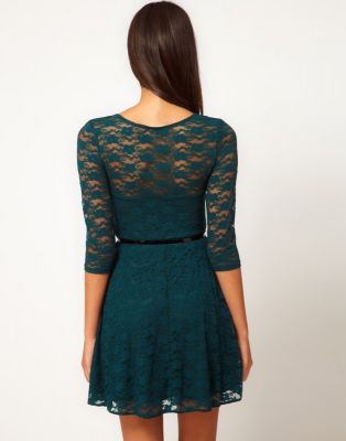 Fashion dress for women with lace fabric shoulders and sleeves