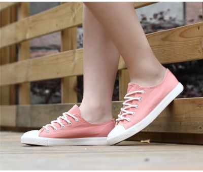 Summer Sports Canvas Sneakers for Women with Low Top Design