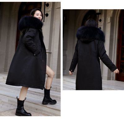 Long women's coat withremovable faux fur collar and lining