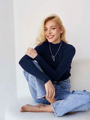 Women's semi-high neck slim fit sweater