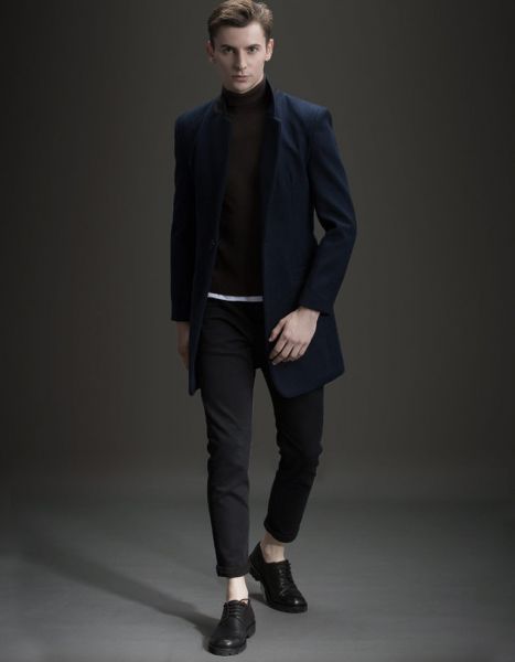 Mid-length wool winter coat for men with single button closure