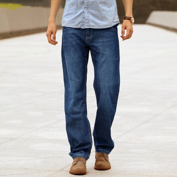 Straight leg relaxed vintage jeans for men